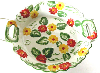 Temptations  Flowers Daisy  12'' Baking Dish  Ratan Trivet Wire Basket Bake