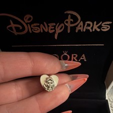 Pandora x Disney Sterling Silver Snow White Portrait Clip Charm