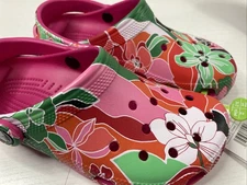 Crocs Kids’ Classic Woodcut Floral Print Clog - BRAND NEW  Dragon Fruit  Size 6