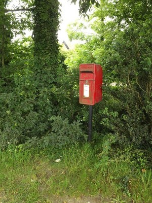 Photo A3 Wards Farm Postbox Bobby Hill On Market Western Road at the jun c2016
