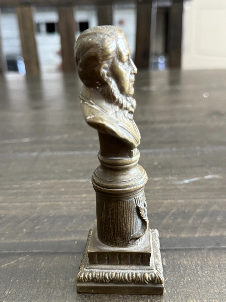 Busto pequeño de bronce Foto 2 de 4