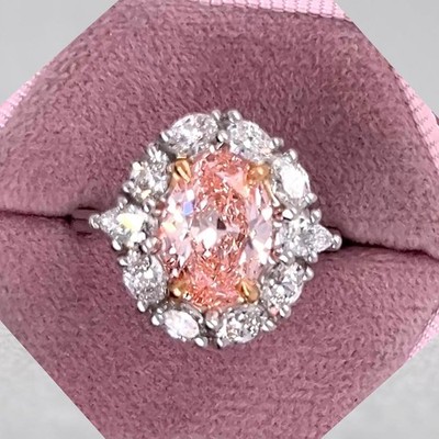 IGI Lab Grown Diamond Ring 4,10 Karat Oval Cut Fancy Intense Pink 14K Multi Gold