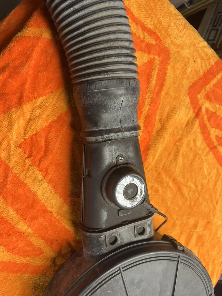 Dodge Ramcharger 1980-1992 camioneta pickup V6 filtro de admisión de aire limpiador con tubo Foto 3 de 4