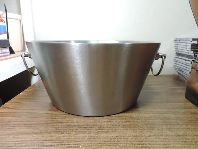 double wall insulated beverage tub