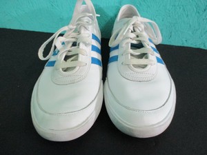 the brand with the three stripes laces