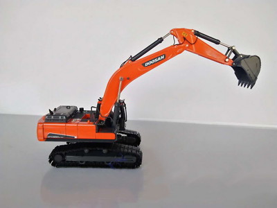 1/50 DOOSAN DX380LC-9C Hydraulic Excavator Engineering Vehicle