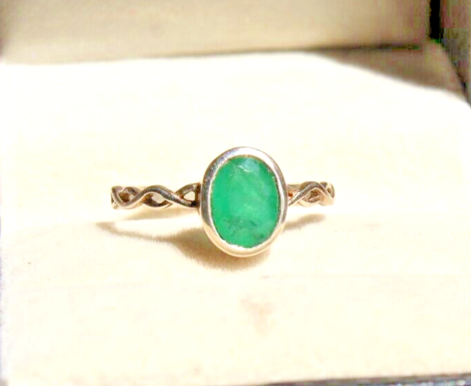 Oval Cut Emerald Engagement Ring in 925 Sterling Silver Proposal Gift-image
