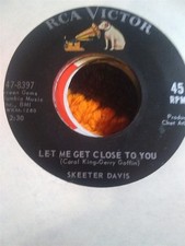 Skeeter Davis, Let Me Get Close To You ~ 1964 RCA Victor 45