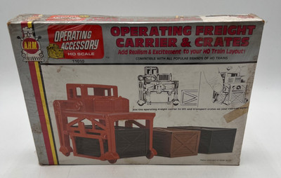 Vintage AHM 11010 Operating Freight Carrier & Crates HO Scale Train Accessory
