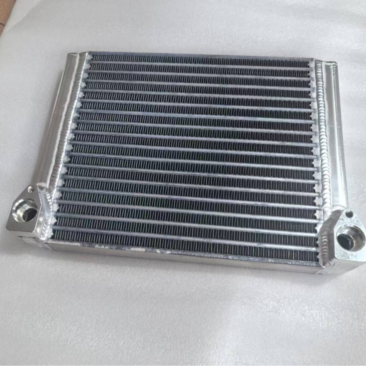 N74B68A Engine oil cooler FOR Rolls Royce Cullinan RR31 Phantom RR11 RR12