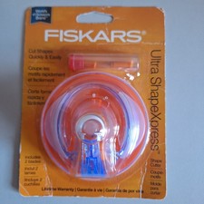Fiskars Ultra ShapeXpress Shape Cutter - Includes 2 Blades NEW