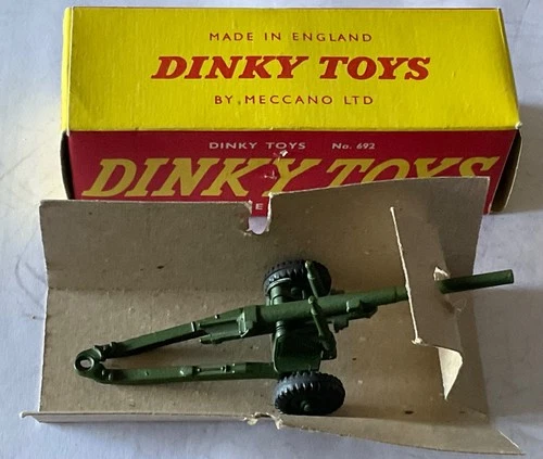 ORIGINAL VINTAGE DINKY TOYS 692  ARMY 5.5 MEDIUM GUN .NEAR MINT WITH  BOX