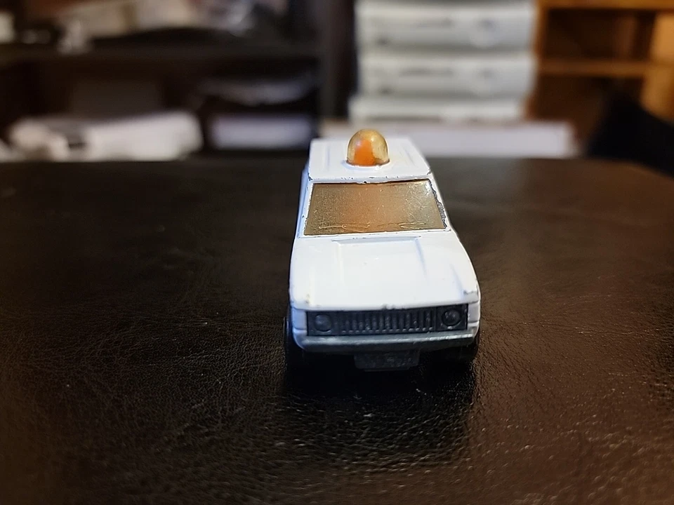 Vintage Lesney Matchbox Superfast #20 POLICE PATROL Orange / White Land Rover  - Image 2 of 4