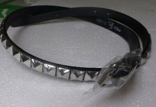 Kunstledergürtel - schwarz - Pyramidennieten - Rockabilly & Punk