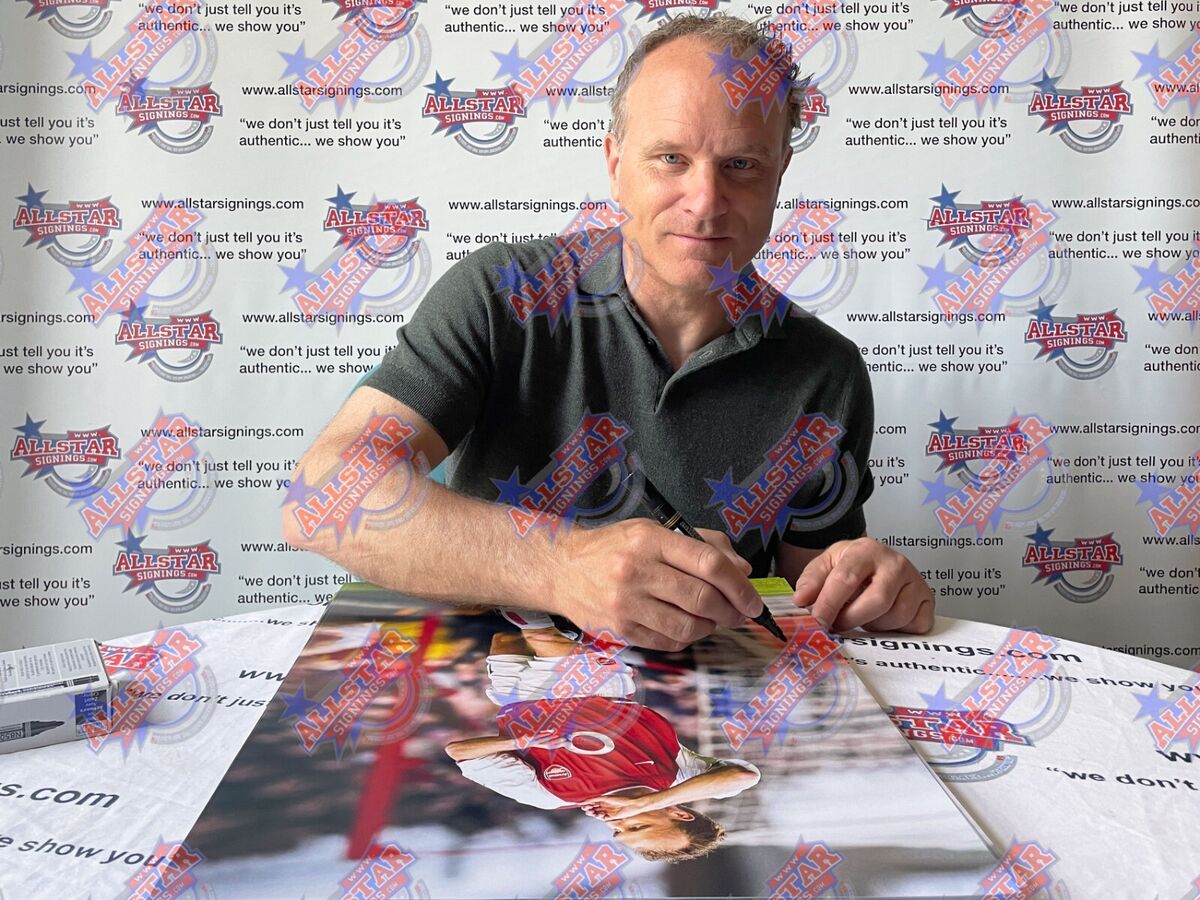 RARE DENNIS BERGKAMP SIGNED ARSENAL GUNNERS 16x20 FOOTBALL RARE DENNIS BERGKAMP SIGNED ARSENAL GUNNERS 16x20 FOOTBALL