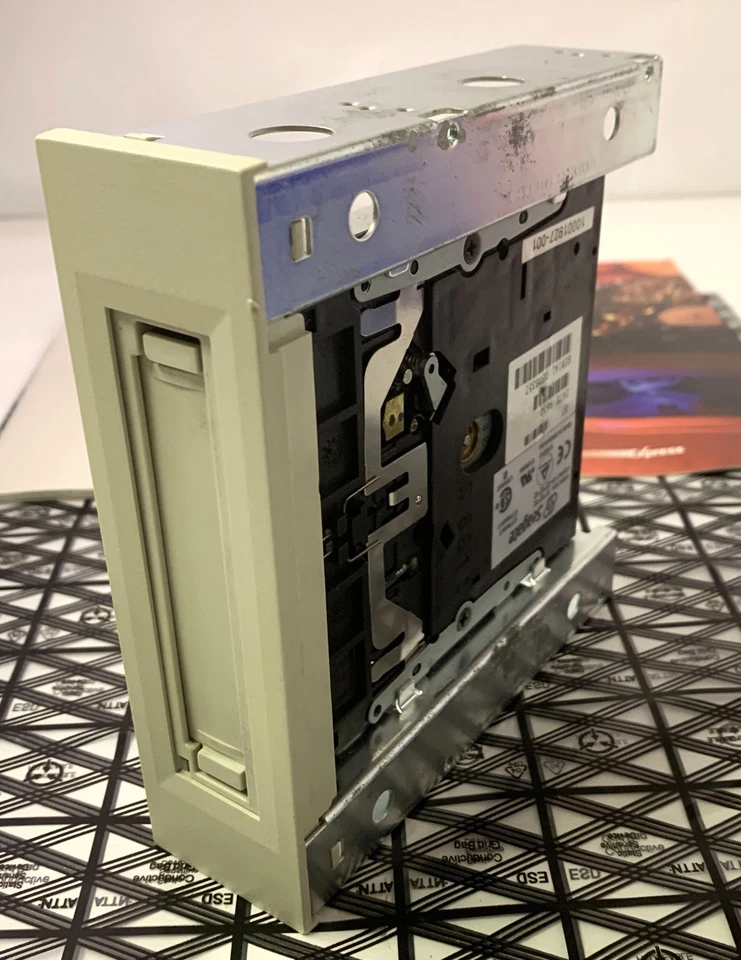 SEAGATE CTT800I-F CTT800R-F 400/800MB TRAVAN 5.25'' INTERNAL TAPE DRIVE - Image 4 of 4