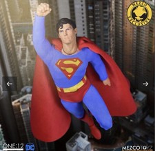 Mezco ONE:12 Superman 1978 Christopher Reeve Action Figure 