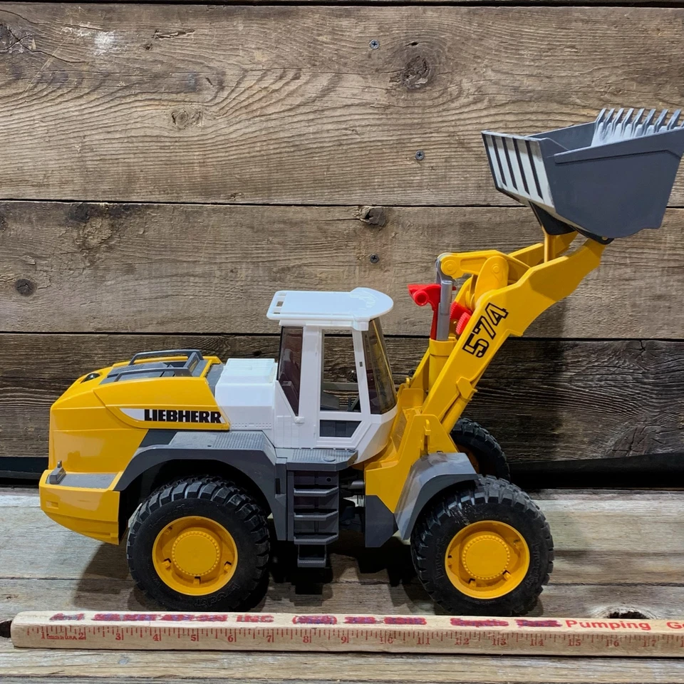1998-05 Bruder, Liebherr 574 Road Loader, Plastic - Image 4 of 4