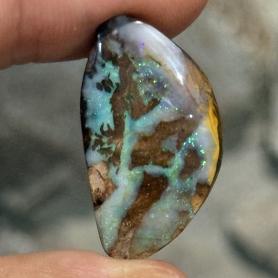 17.1ct 28.4x16.3x4.8mm Green Blue Australian Crystal Pipe Boulder Opal Cabochon