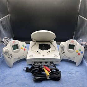 Vintage SEGA Dreamcast White Console (2 Controllers, 2 VMU Cards, Composite RCA)