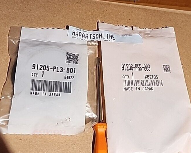 OEM Replacement Drive Axle Seal Set For Honda Civic & CRX Manual Transmission - Made In Japan (JF46530 & JF46922)