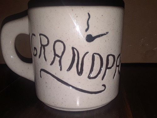 Set Of Two 2 Mugs Grandparents Smoking Pipe Yellow Flowers 3.25" Tall - Picture 6 of 12