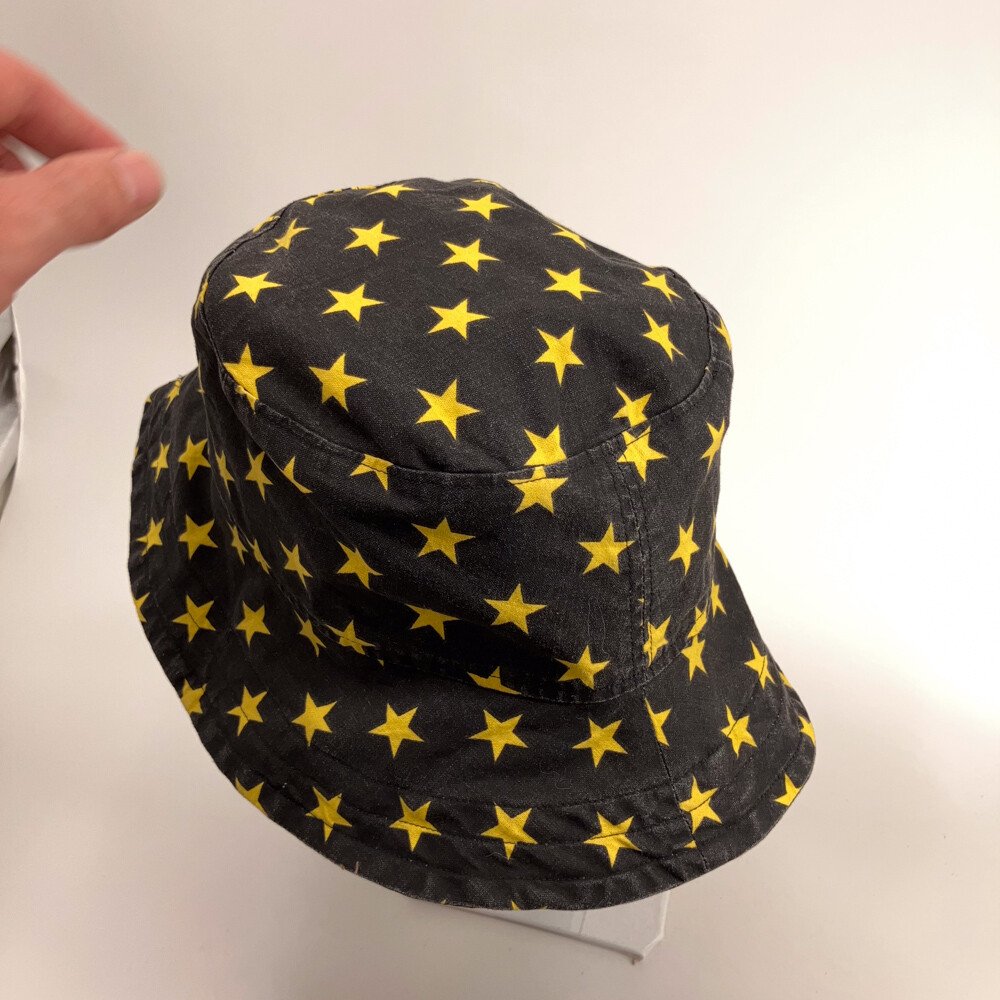 Black Sun Hat Yellow Star Pattern - image 2