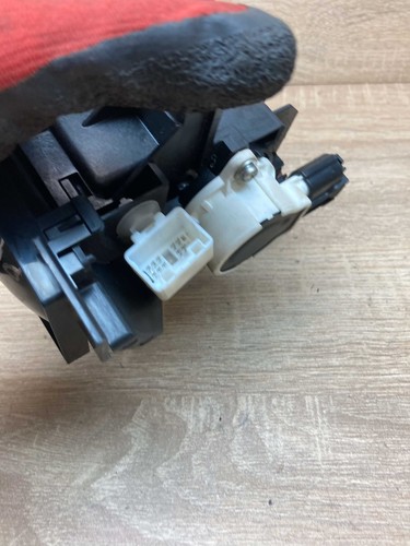 75C582 RHD OEM Toyota Prius Gear Shifting Lever Arm RHD - Picture 4 of 7