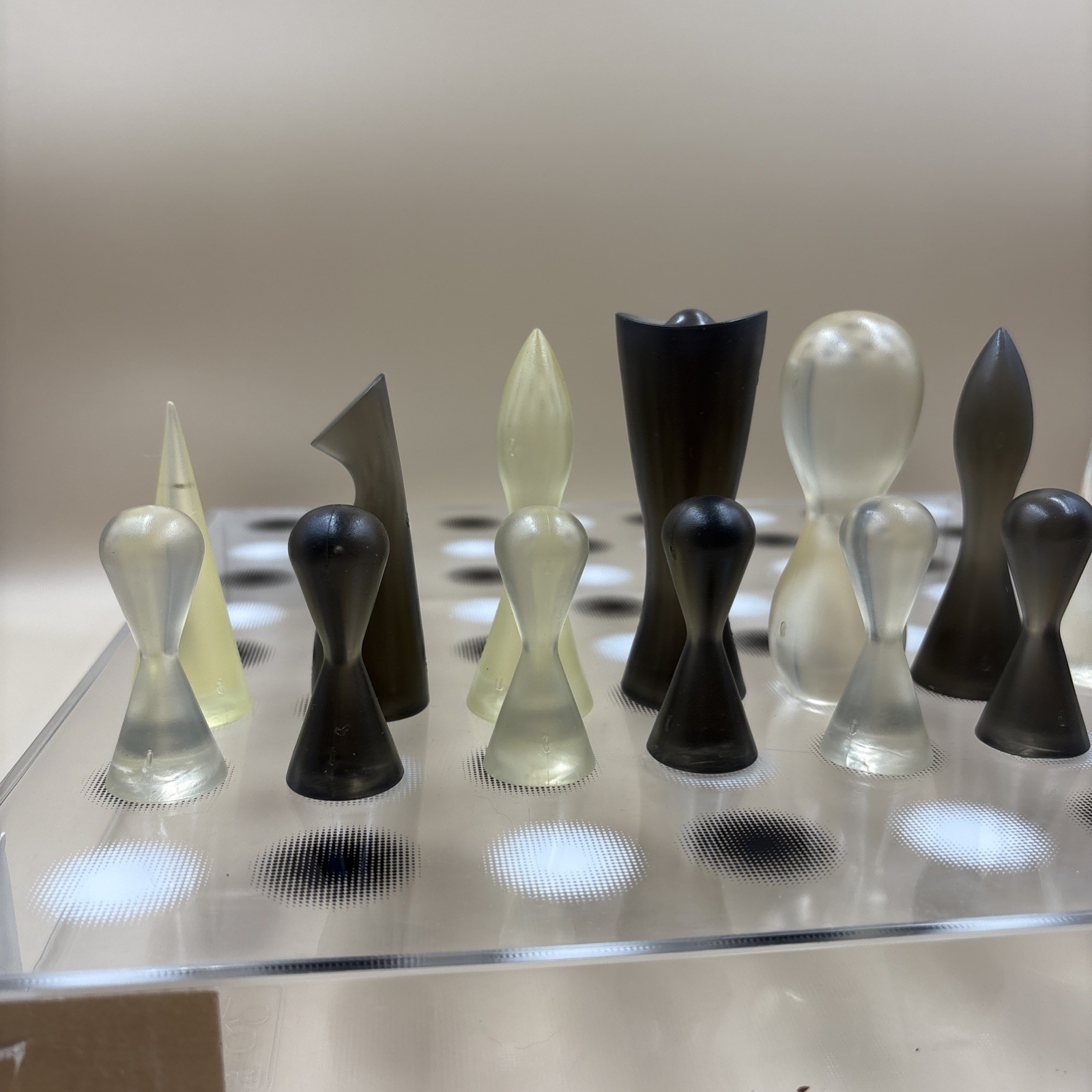 Vtg Bozart Karim Rashid 2001 Abstract  Plastic Chess Set