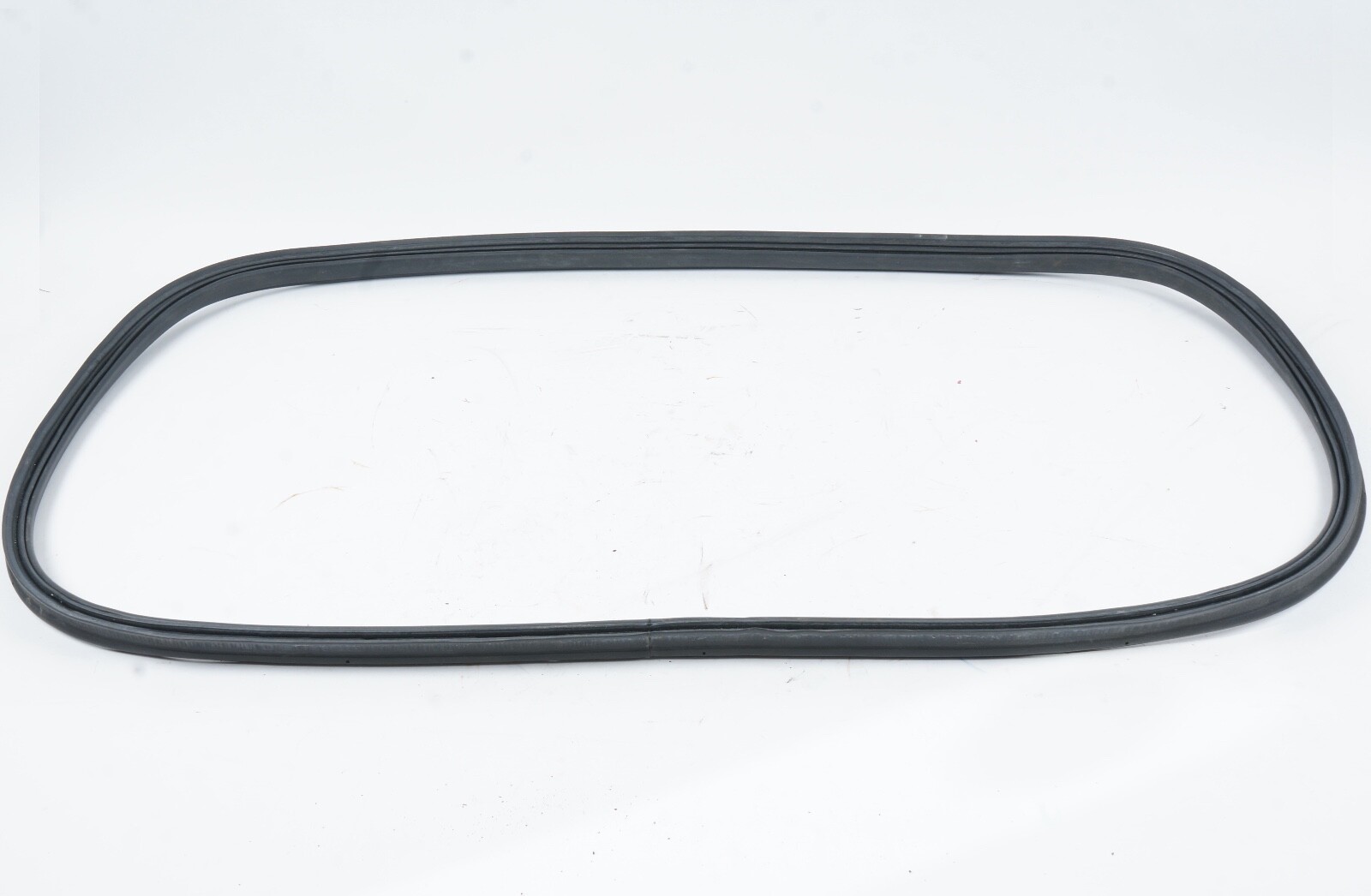 2010 - 2020 Bentley Mulsanne Rear Trunk Lid Liftgate Hatch Weather Strip Seal