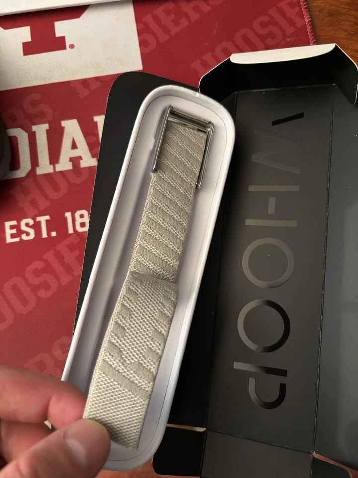 Nueva banda Whoop mg/5.0 (con logotipo) color tostado/duna - broche/eslabón plateado brillante Foto 2 de 3