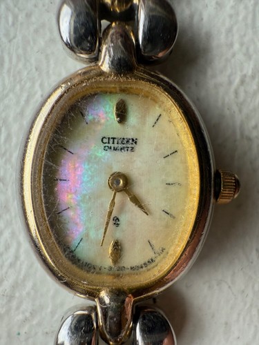 Vintage Citizen Ladies Watch 3220-S32852 HSB - new battery - 2 tone