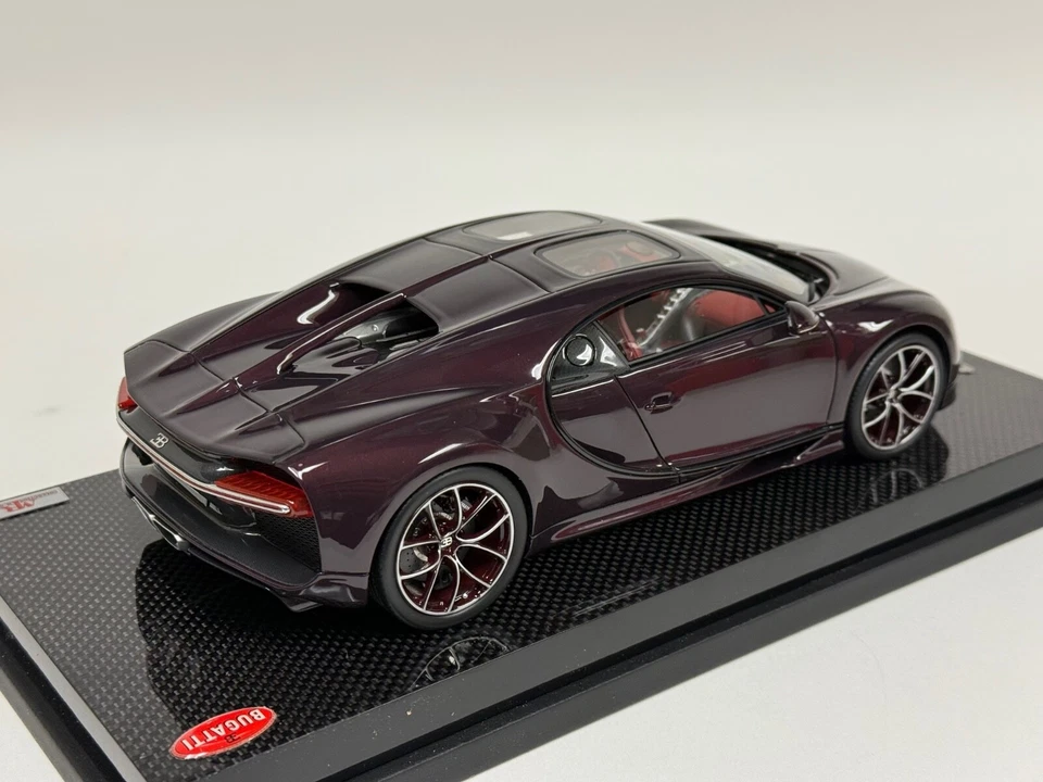 1/18 MR Collection Bugatti Chiron Sky View Red Carbon Black Carbon base BUG08E - Image 3 of 4