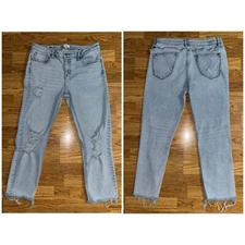 Vigoss Thompson Tomboy Light Wash Distressed Raw Hem Jeans Women's Waist Size 33