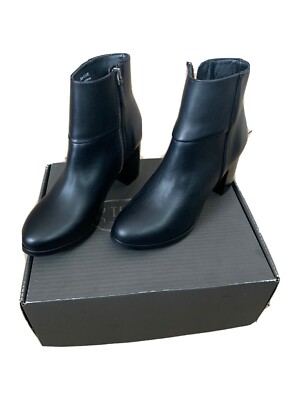 NEW THURSDAY BOOT CO. BLACK MODERN BOOT WOMEN SIZE 9