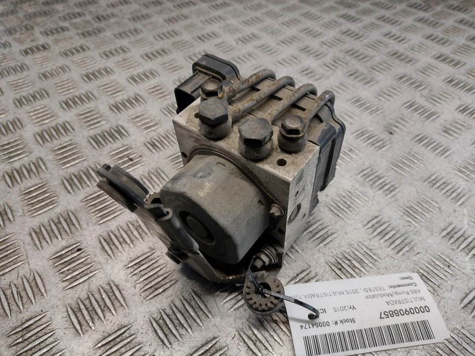 2015 DUCATI MULTISTRADA 1200 S TOURIN ABS Pump - Image 2 of 4