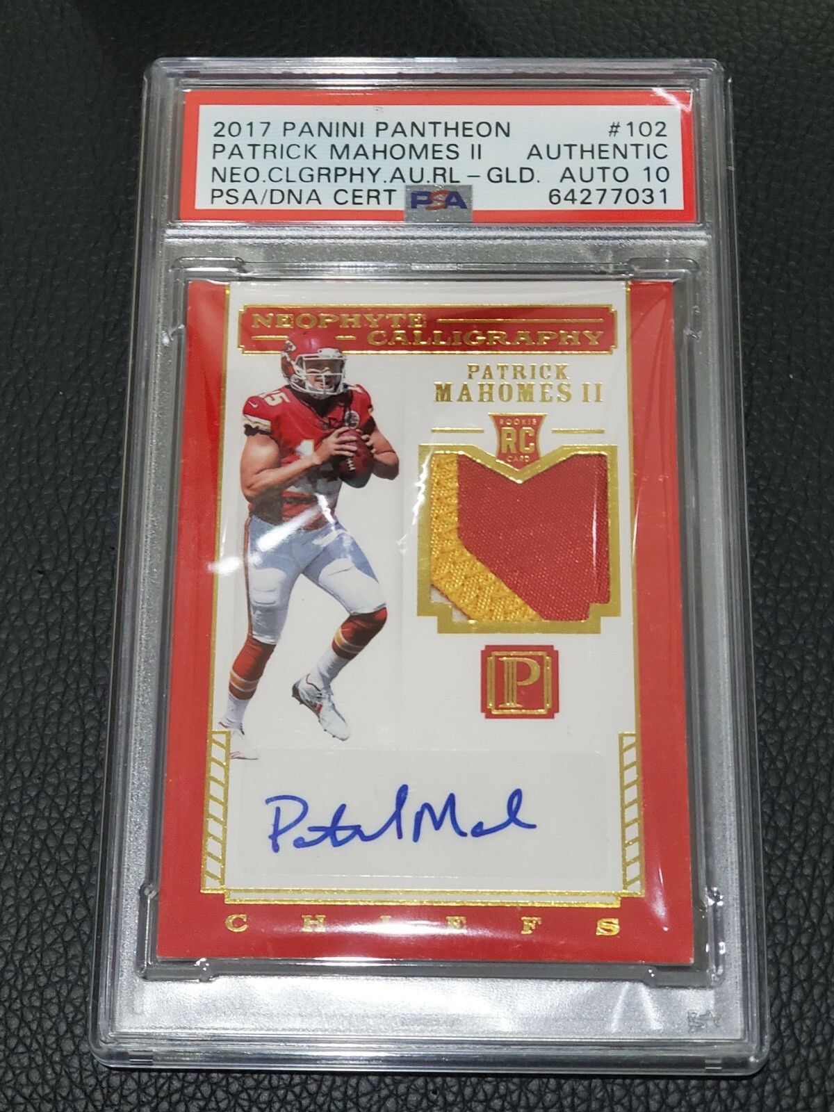 Patrick Mahomes Panini Pantheon #102 Neophyte Calligraphy Autograph Relic