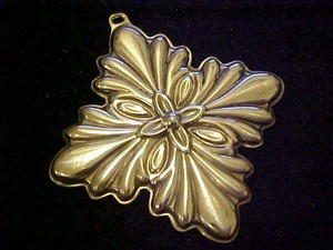 Reed-amp-Barton-Christmas-Cross-Ornament-sterling-silver-1988-vintage