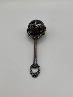 Antike Sterling Silver Baby Rattle 925   drehbare Kugel   um 1900