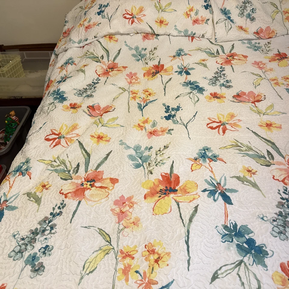 Juego de edredón DKNY Donna Karan King blanco/floral pellizco texturizado sin planchar NUEVO Foto 3 de 4