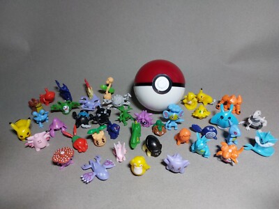 Pokemon, Pokeball With a mystery figure Collectable Toys