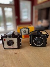 VINTAGE KODAK BROWNIE HOLIDAY FLASH CAMERA 1950'S UNTESTED