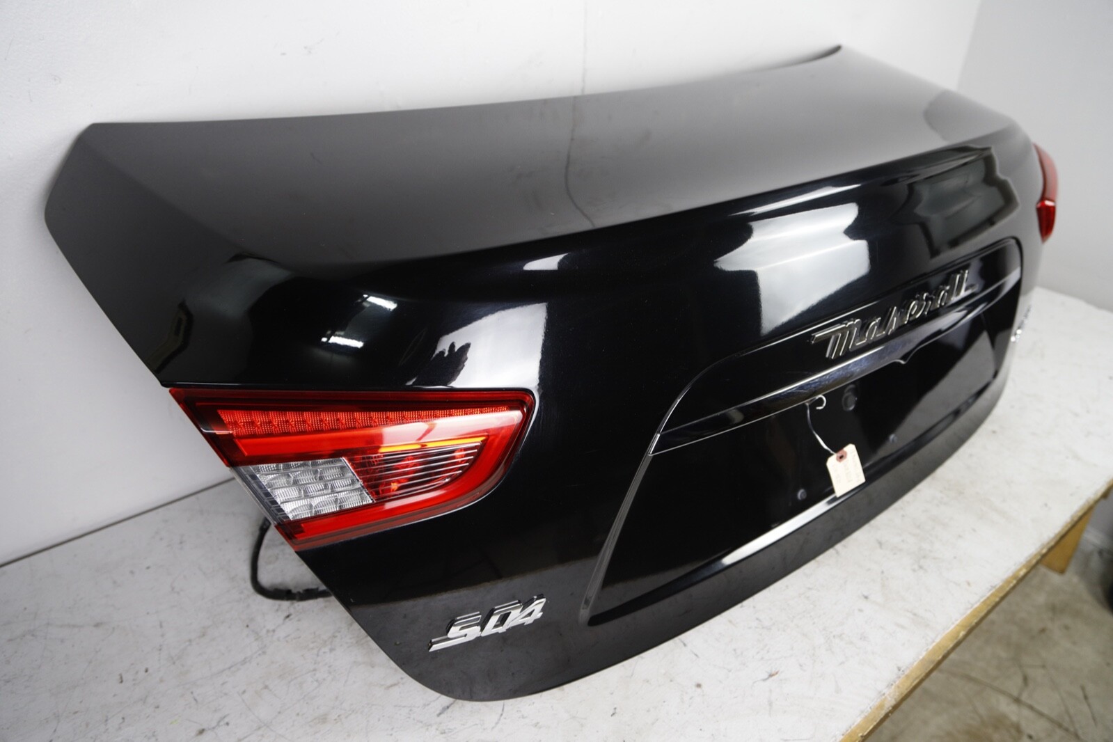 17-20 Maserati Ghibli SQ4 M157 Rear COMPLETE Trunk Tailgate W/ Camera Nero Black