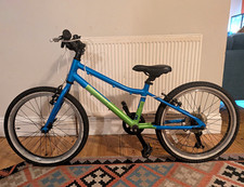 Pinnacle Ash Kids Bike 20in Blue/Green 6-Speed Grip Shifter - Stored Indoors