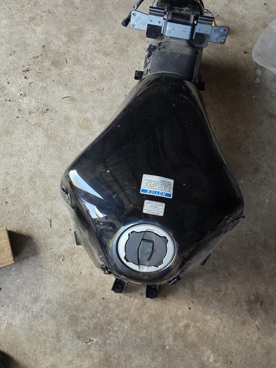 2020-23 Kawasaki ZH2 Z H2 ZR 1000 petrol gas fuel tank Pump Good