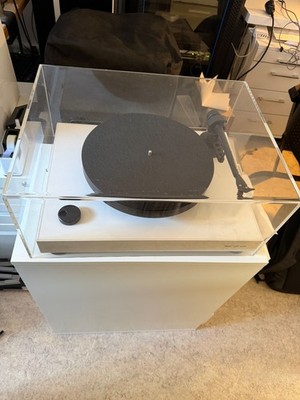 mag-lev audio ml1 schwebender HIgh-End Plattenspieler Ortofon VM Red  Turntable