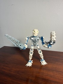 LEGO BIONICLE: Toa Matoro (8732) with light up sword