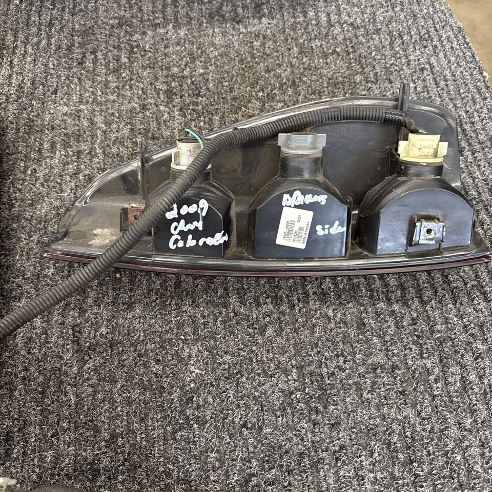 2004-2012 GMC CANYON PAR DE LÂMPADAS TRASEIRAS DE LENTES FUMÊ ESQUERDA E DIREITA AFTERMARKET - Imagem 4 de 4