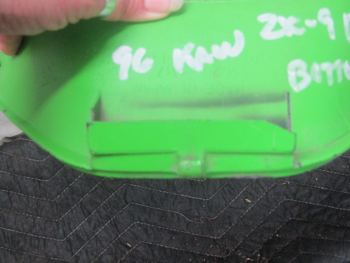 96-97 Kawasaki Ninja ZX9 R Lower Front Inner Fairing Cowl