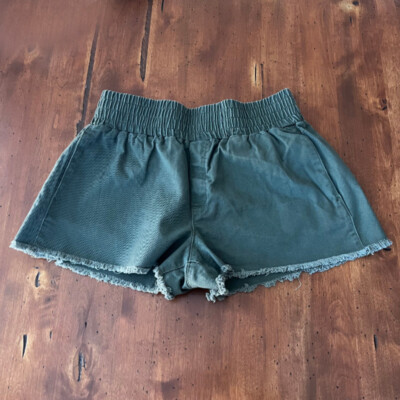 Womens No Boundaries Large Olive Green Pull On Shorts High Rise Raw Hem 